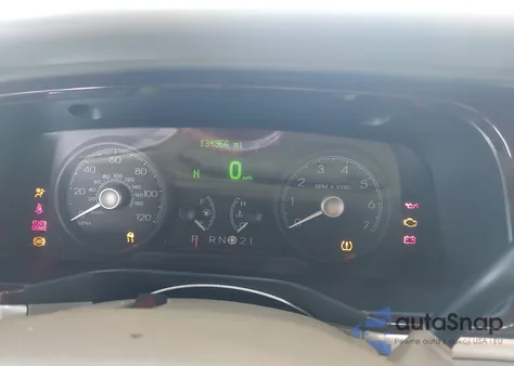 2008 Lincoln Town Car Signature Limited from USA, damaged, VIN 2LNHM82W58X660759